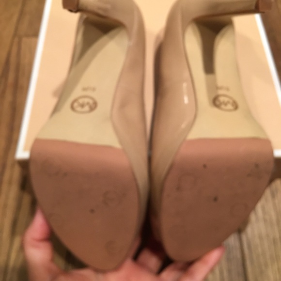Michael Kors York Platform (Patent/Nude) - 6 1/2 - Picture 5 of 8